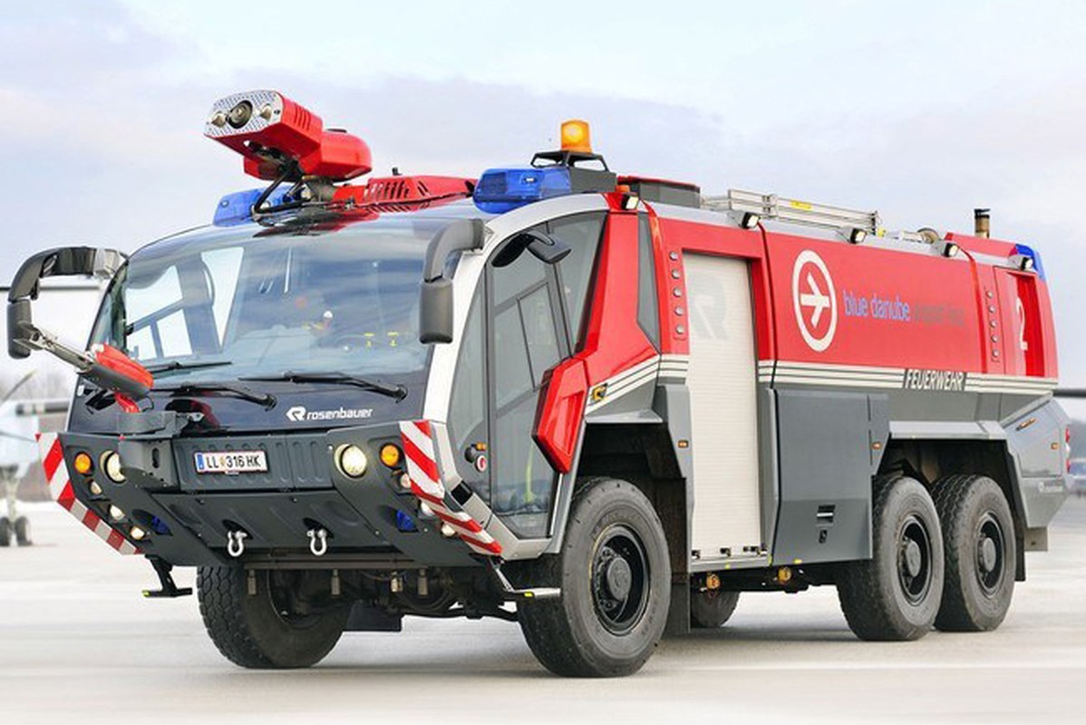 Sieu xe cuu hoa Rosenbauer Panther 6x6 gia 22 ty tai VN-Hinh-2